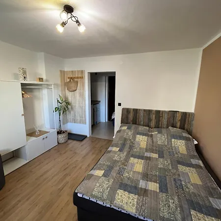 Deteljica Apartment *